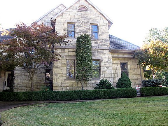 2nd image of 605 Tanglewoods Dr