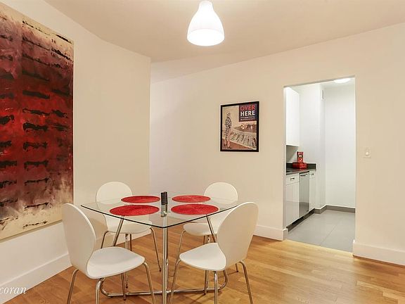 5th image of 99 John St APT 826
