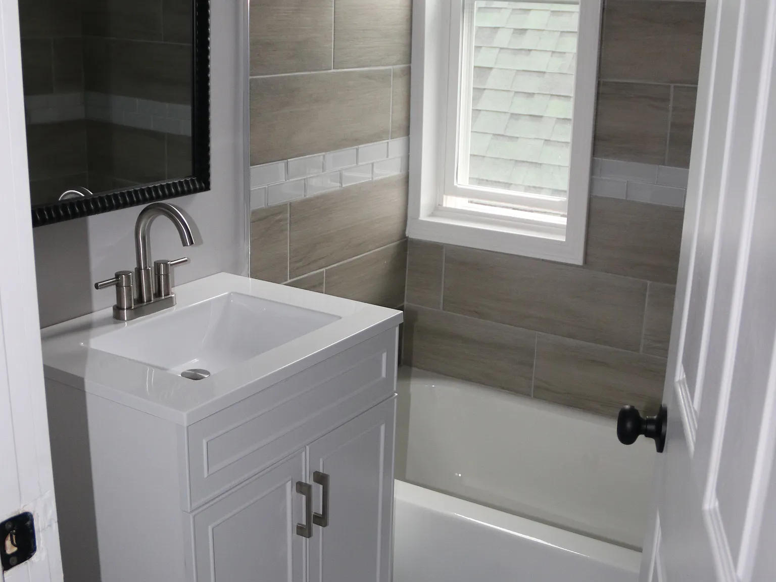 2 bed, 9999 sqft, $3,235 — Photo 2