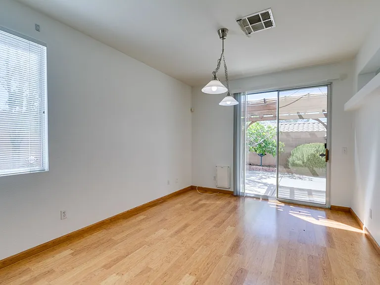 2760 Saigon Dr — Photo 29