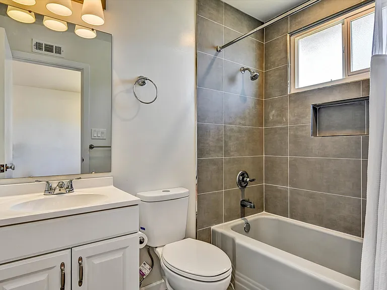 177 Romney Ave — Photo 24
