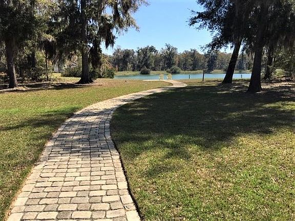 3rd image of 591 Harbour Island Cir