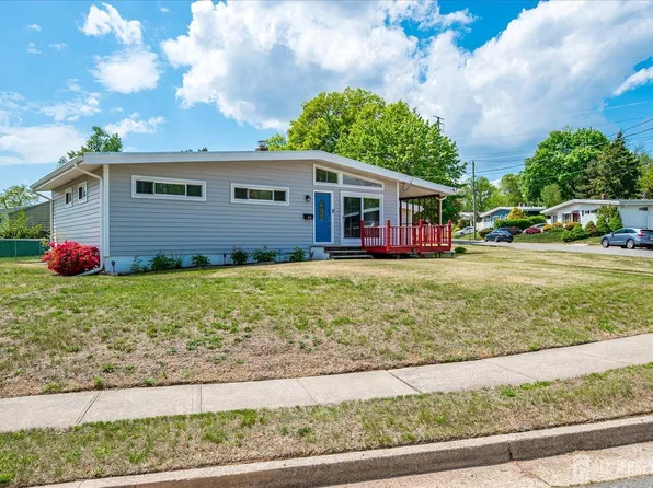 15 Kenlen Dr, Edison, NJ 08817