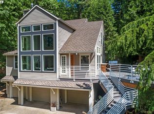 5825 SW Sheridan Ct, Portland, OR 97221