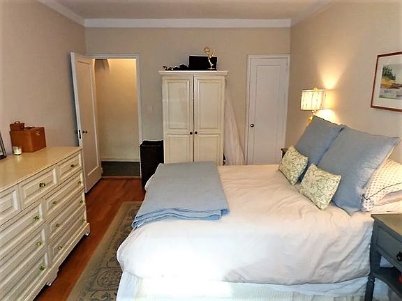 5th image of 210 W 19th St APT 2A