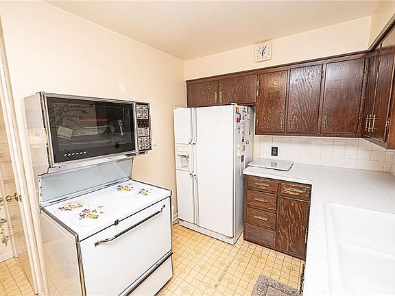 5th image of 211 Beebe Ave