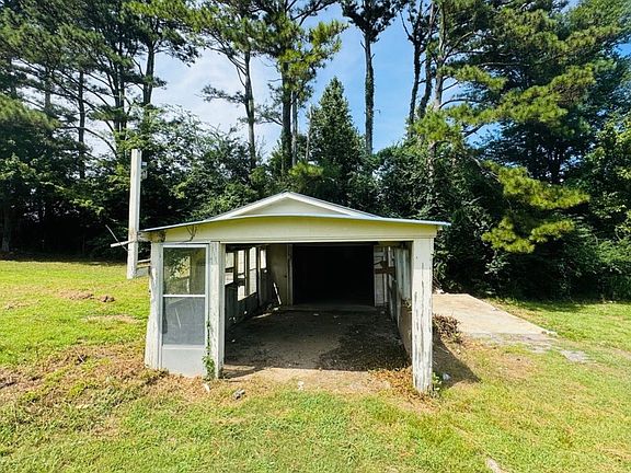 4th image of 572 Lexington Dr SE