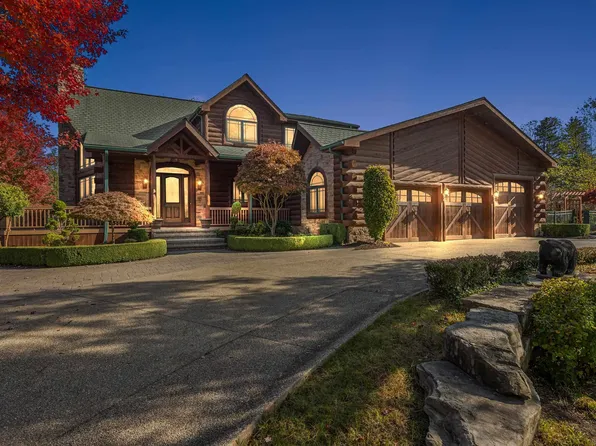 8252 Sandi Ln, Romeo, MI 48065