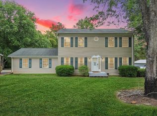 10 Sunny Cove Rd, Moneta, VA 24121