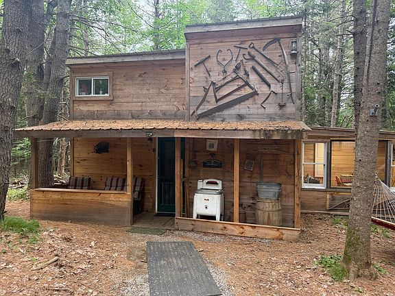 3rd image of 325 Calderwood Road