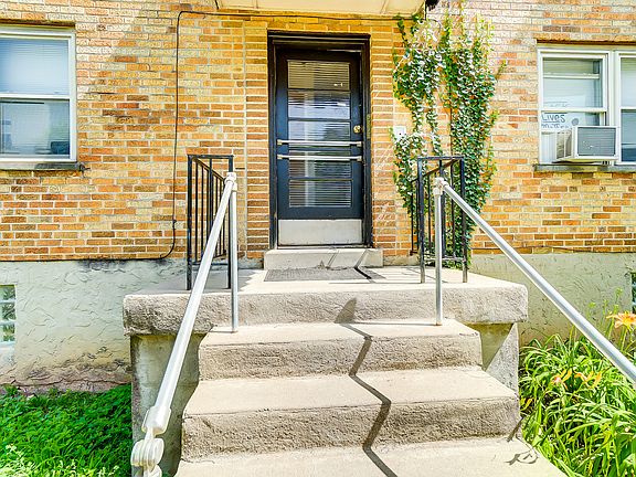 5th image of 3653 Shaw Ave #10864190