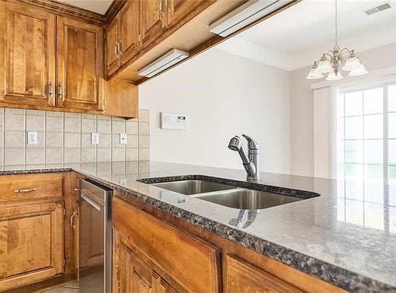 3rd image of 2701 NE Sonora Valley Dr