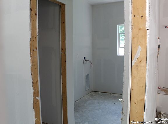 4th image of 3519 Kirby Dr