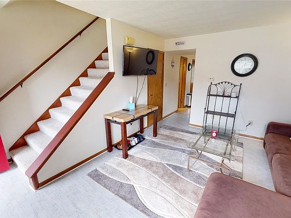 5th image of 504 Palmer Dr