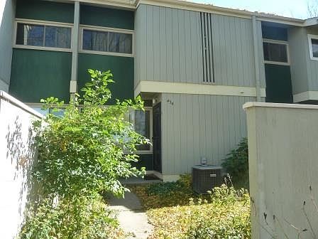2nd image of 434 E Bluff St