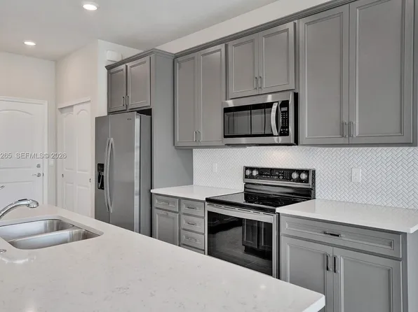 2202 Appleton Cir S, Oakland Park, FL 33309