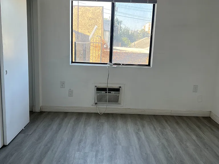 419 N Mountain View Ave #101 — Photo 4
