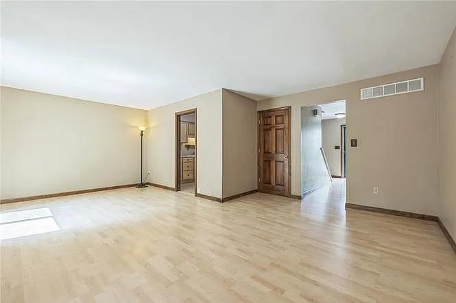 306 Rainprint Ln — Photo 4