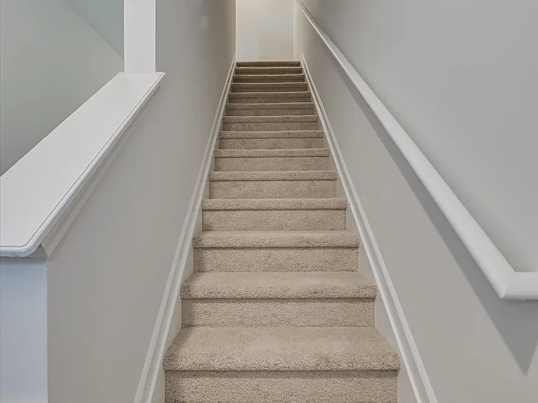 811 Grovebury Ct — Photo 14