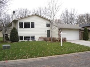 7572 Springbrook Plz, Woodbury, MN 55125