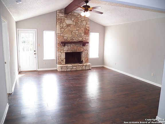 4th image of 2722 Bear Springs Dr
