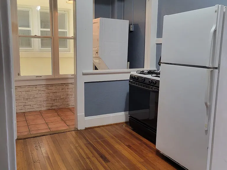802 McGowen St #12 — Photo 13