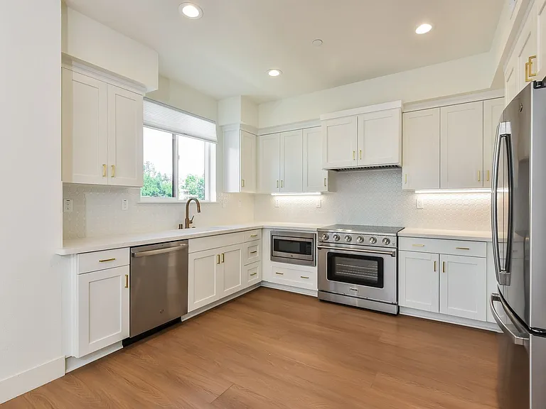 951 Woodside Rd — Photo 15