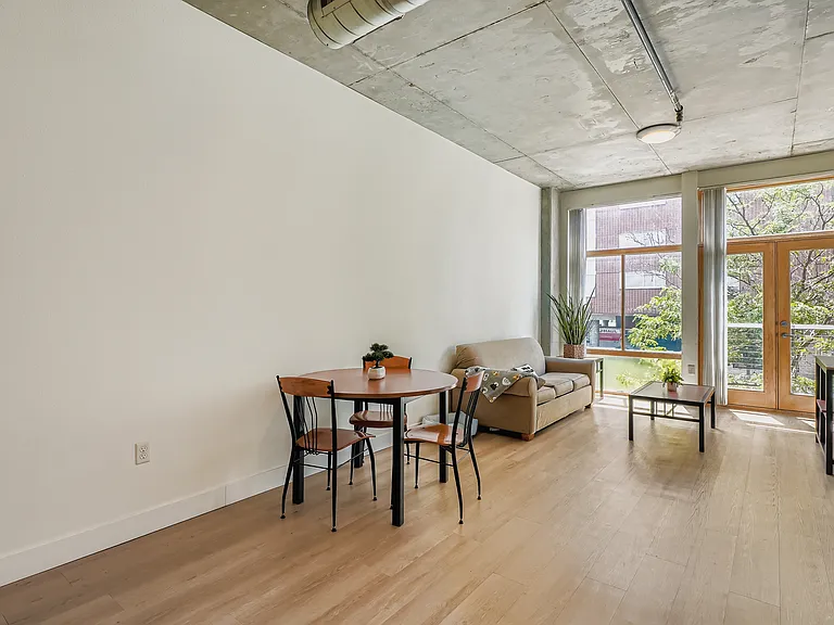 University Lofts — Photo 22