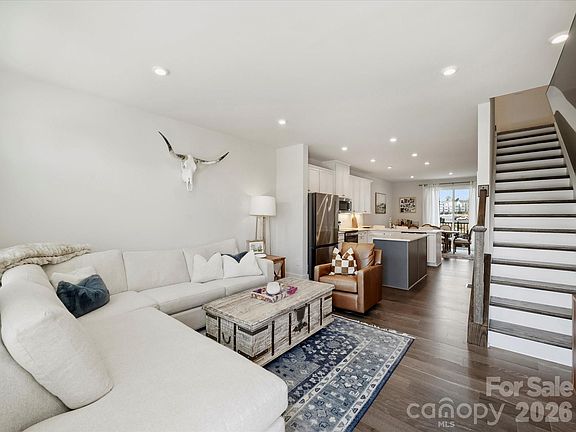 4th image of 4746 Chastain Ave