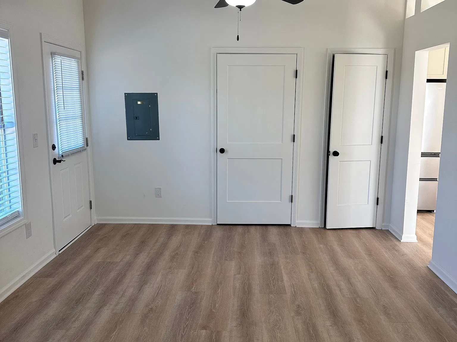 Newly renovated 1 bedroom apartment in quiet neighborhood. — Photo 2