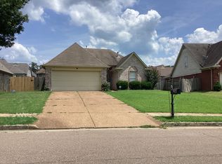 1402 Carlton Ridge Dr, Cordova, TN 38016