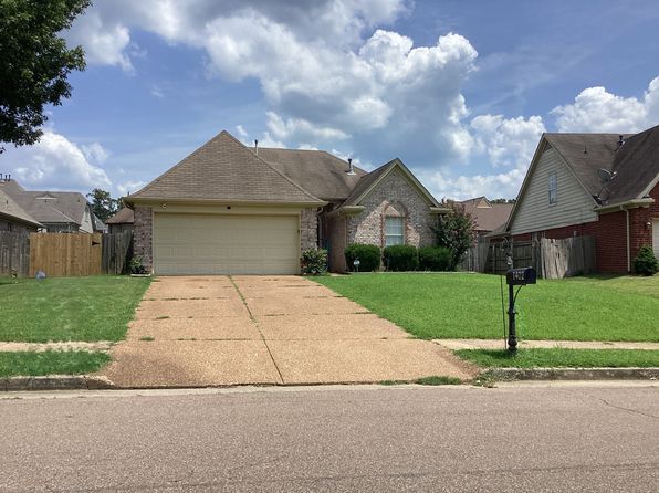 1402 Carlton Ridge Dr