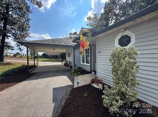 102 Stephens Dr, Morganton, NC 28655