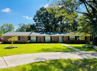 8712 Pine Grove Rd, Gautier, MS 39553