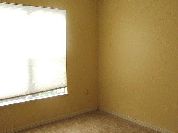 5th image of 8776 103rd Ct