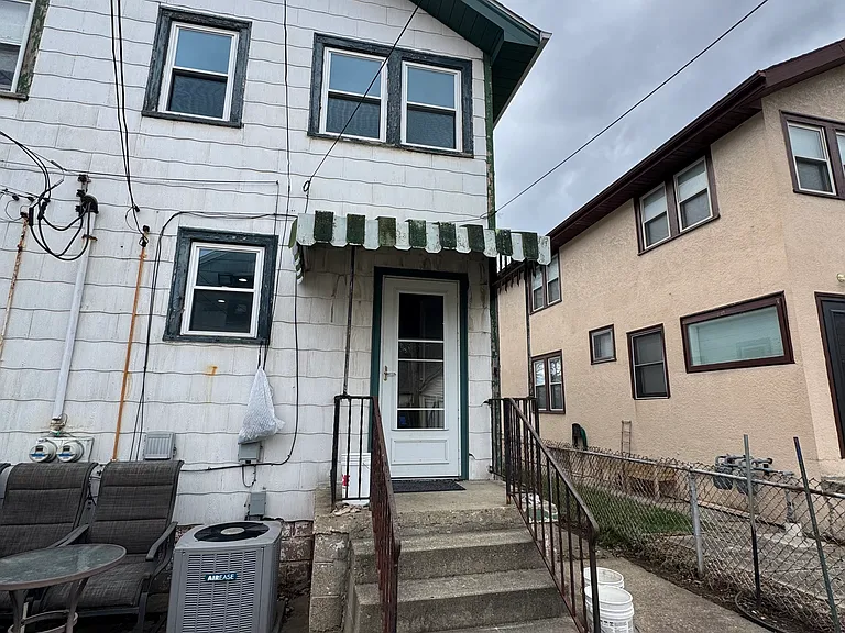 800-804 Thomas Rd — Photo 30