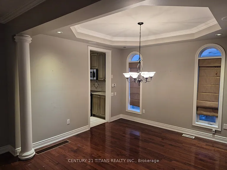 170 Tawny Cres — Photo 6
