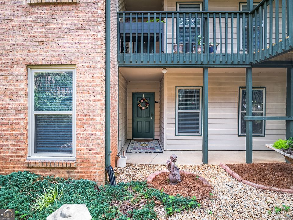 1st image of 204 Brittany Ct