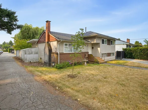 13022 101st Ave, Surrey, BC V3T 1L1