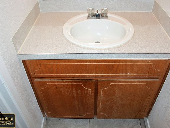 4th image of 1104 Shanarae Cir APT B