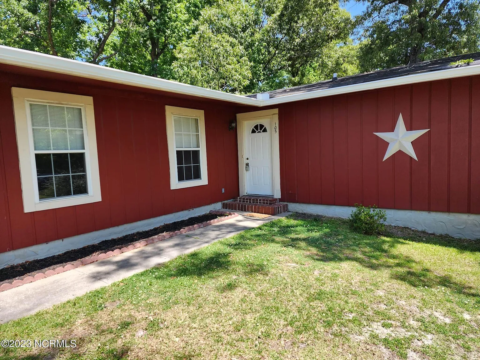 4 bed, 2.0 bath, $1,650 — Photo 2