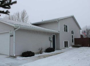 1640 31st Ave S, Fargo, ND 58103