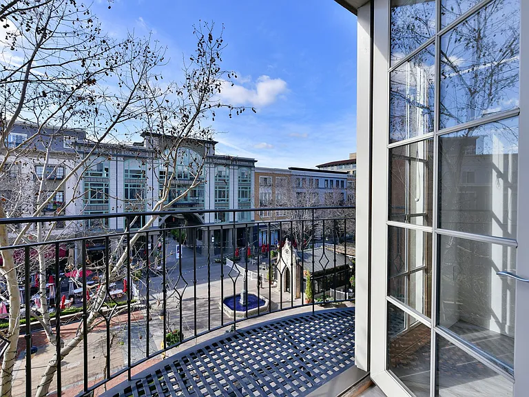 Santana Row — Photo 17