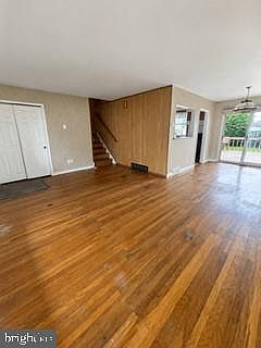 3rd image of 11602 Depue Ave