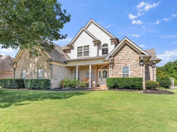 100 Southwind Dr, Oakland, TN 38060