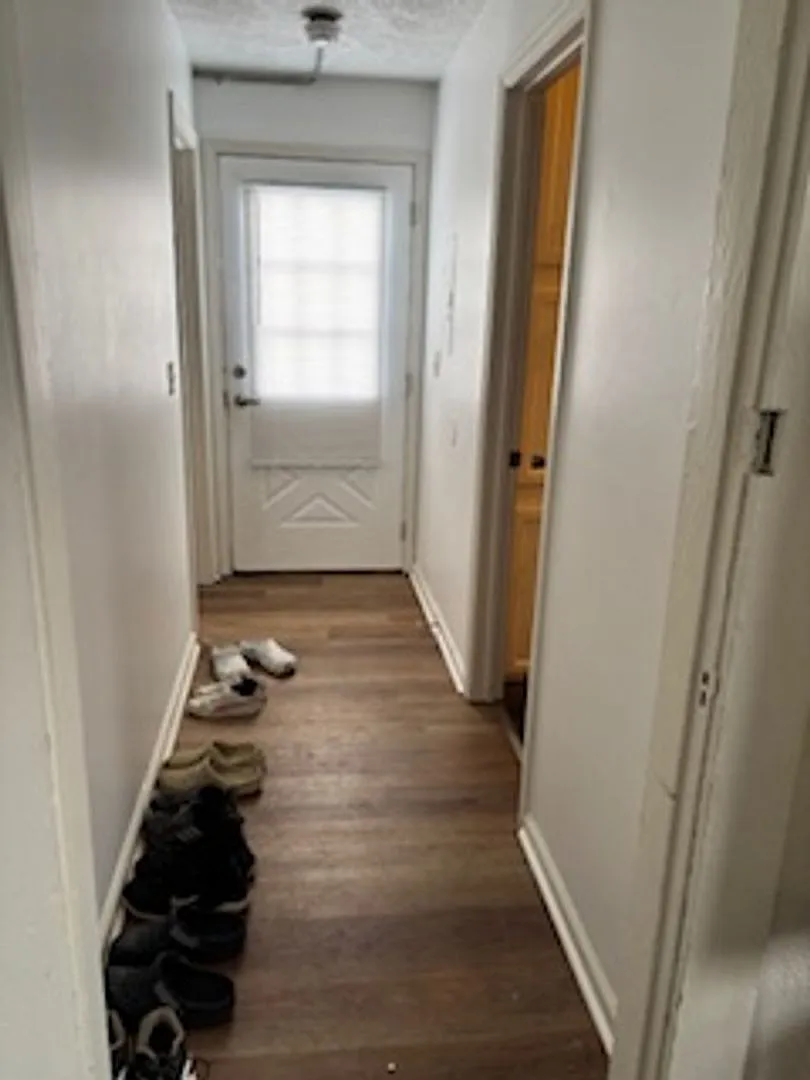 800 West 11th — Photo 3