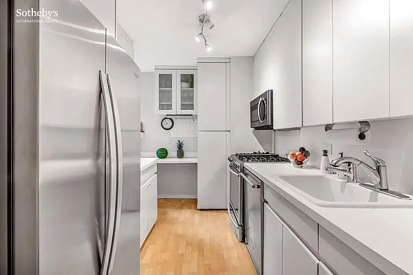 Sold by Sotheby's International Realty | media 4