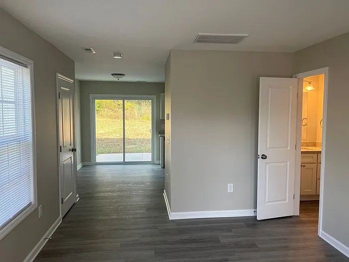 2 bed, 1.5 bath, $1,260 — Photo 3