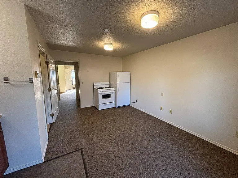 Highland Apartments — Photo 16