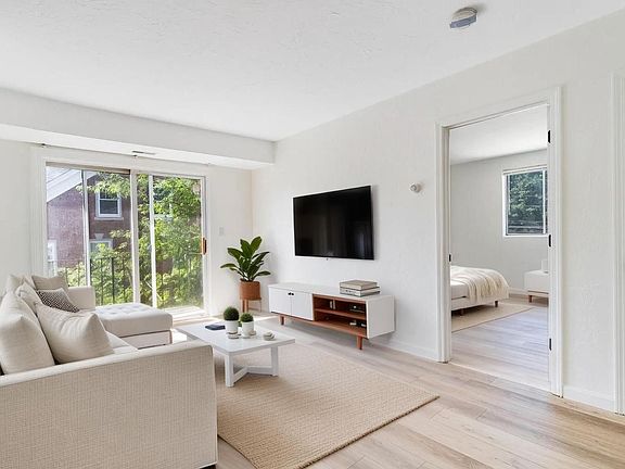 3rd image of 648 Washington St APT 3A